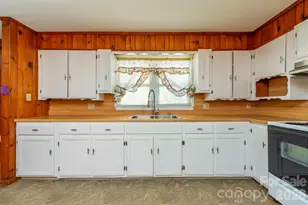 106 Scotland St, Black Mountain, NC 28711 - Photo 17