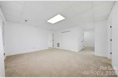 915 Barrington Drive NE, Lenoir, NC 28645 - Photo 33