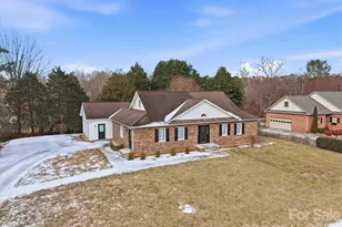 915 Barrington Dr NE, Lenoir, NC 28645 - Photo 3