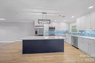 9817 Emerald Point Dr, Charlotte, NC 28278 - Photo 11