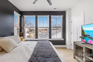 1130 Pegram Crossing Dr, Charlotte, NC 28205 - Photo 15