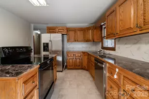 821 Bell Farm Rd, Statesville, NC 28625 - Photo 15