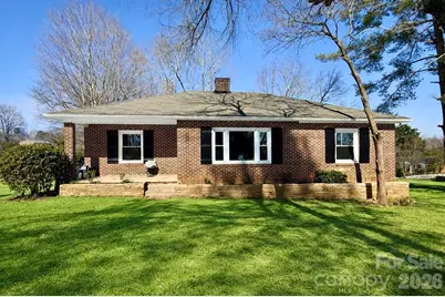 531 21st Avenue NE, Hickory, NC 28601 - Photo 1