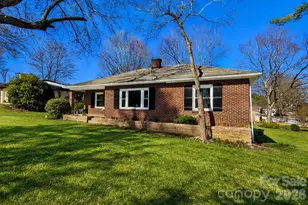 531 21st Ave NE, Hickory, NC 28601 - Photo 1
