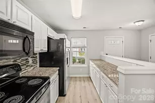 939 Sparrows Nest Ln, Pineville, NC 28134 - Photo 5