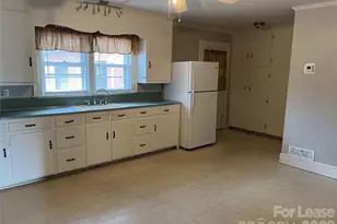 1047 E Main St, Albemarle, NC 28001 - Photo 5