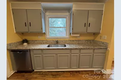 318 N Academy Street, Mooresville, NC 28115 - Photo 9