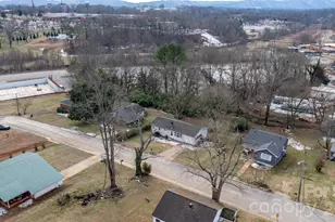 302 Ramsey St, Morganton, NC 28655 - Photo 25