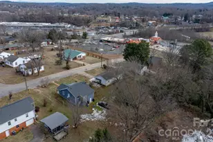 302 Ramsey St, Morganton, NC 28655 - Photo 23