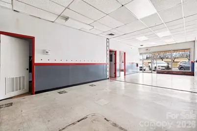 136 W Virginia Avenue, Bessemer City, NC 28016 - Photo 17