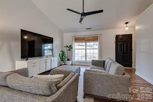 8528 Woodford Bridge Dr, Charlotte, NC 28216 - Photo 3