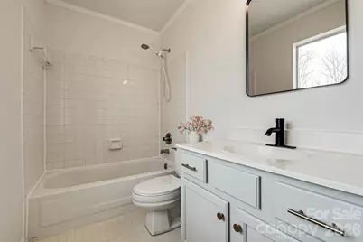 8528 Woodford Bridge Drive, Charlotte, NC 28216 - Photo 9