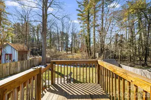 1015 Mountain View St, Hendersonville, NC 28739 - Photo 35