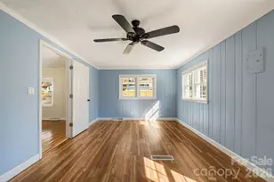 1015 Mountain View St, Hendersonville, NC 28739 - Photo 13