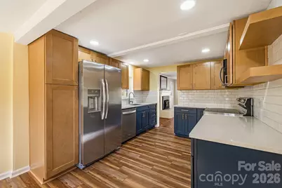 1015 Mountain View Street, Hendersonville, NC 28739 - Photo 23