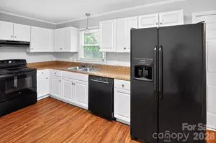 3725 Harrogate Rd, Columbia, SC 29210 - Photo 17