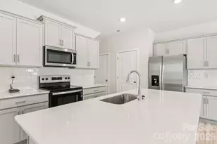 1443 Mammoth Rd, Hickory, NC 28602 - Photo 7