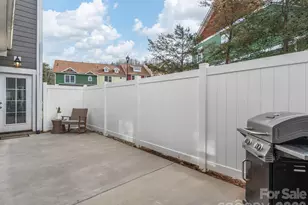 26 Walnut Spgs Dr, Asheville, NC 28804 - Photo 15