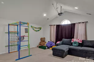 11587 Macallano Dr, Charlotte, NC 28215 - Photo 37