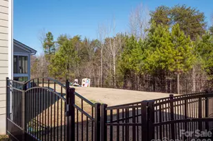 11587 Macallano Dr, Charlotte, NC 28215 - Photo 47