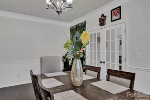 11587 Macallano Dr, Charlotte, NC 28215 - Photo 7