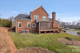 425 Clairview Ln, Matthews, NC 28105 - Photo 3