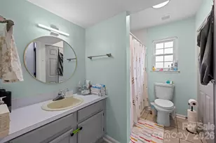 5400 Barnview Ct, Charlotte, NC 28269 - Photo 9