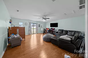 5400 Barnview Ct, Charlotte, NC 28269 - Photo 5