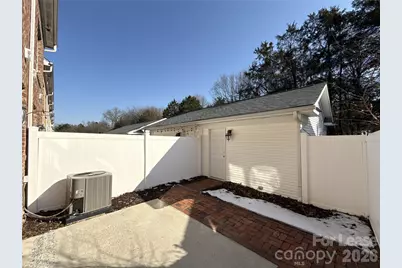 8636 Beaver Creek Drive, Charlotte, NC 28269 - Photo 13