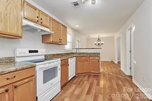 2134 Cindy Creek Ln, Charlotte, NC 28216 - Photo 7