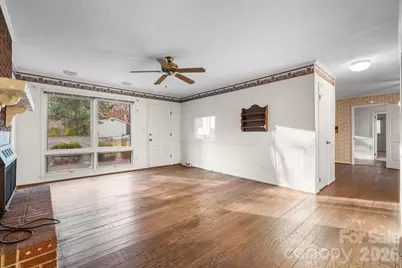 1767 12th Street Drive NW, Hickory, NC 28601 - Photo 5