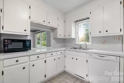 1767 12th Street Drive NW, Hickory, NC 28601 - Photo 9