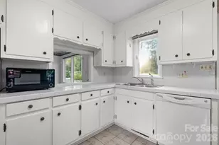 1767 12th St Dr NW, Hickory, NC 28601 - Photo 9