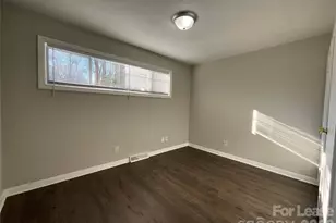 520 Blendwood Dr, Charlotte, NC 28215 - Photo 7