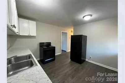 520 Blendwood Drive, Charlotte, NC 28215 - Photo 5