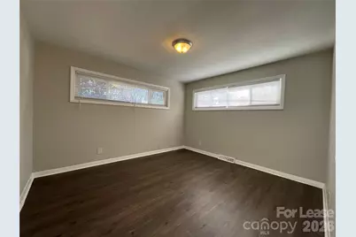 520 Blendwood Drive, Charlotte, NC 28215 - Photo 9