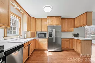 100 Dovershire Rd, Charlotte, NC 28270 - Photo 5