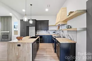 1021 4th St, Statesville, NC 28677 - Photo 9