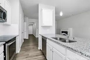 7113 Somerford Rd, Charlotte, NC 28215 - Photo 13