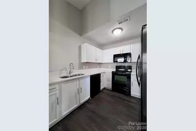 12128 Stewarts Crossing Drive, Charlotte, NC 28215 - Photo 9