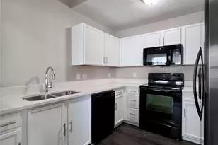 12128 Stewarts Crossing Dr, Charlotte, NC 28215 - Photo 9