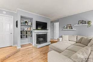 1109 E Morehead St, Charlotte, NC 28204 - Photo 1