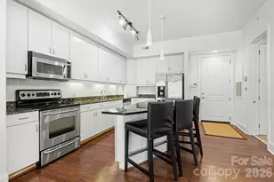 4625 Piedmont Row Dr, Charlotte, NC 28210 - Photo 3