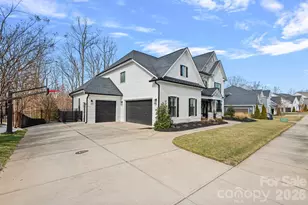 18401 Doves Crest Rd, Cornelius, NC 28031 - Photo 3