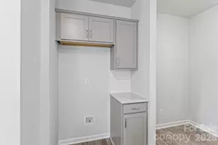 5839 Tuckaseegee Rd, Charlotte, NC 28208 - Photo 9