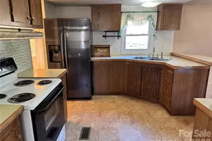 2448 Christopher Rd, Morganton, NC 28655 - Photo 7