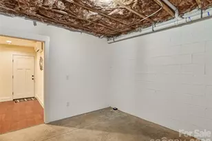 51 Leatherwood Dr, Candler, NC 28715 - Photo 31