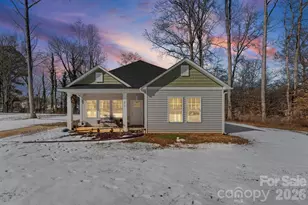 215 James St, Lexington, NC 27295 - Photo 1