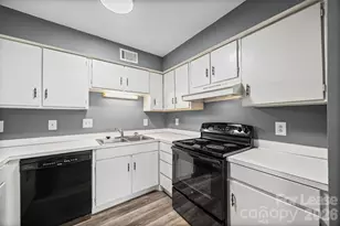 9119 Spyglass Pl, Charlotte, NC 28214 - Photo 11