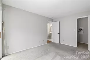 2518 Cranbrook Ln, Charlotte, NC 28207 - Photo 11